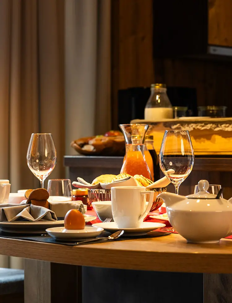 Köstliches Frühstück im Chalet Resort Sölden